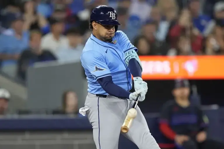 Christopher Morel signs with Miami Marlins.