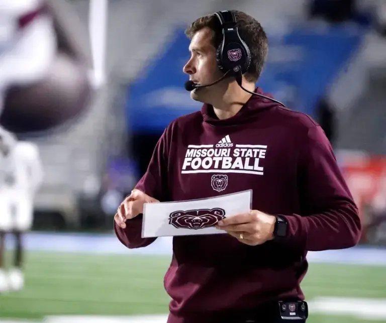 Ryan Beard hired at Coastal Carolona.