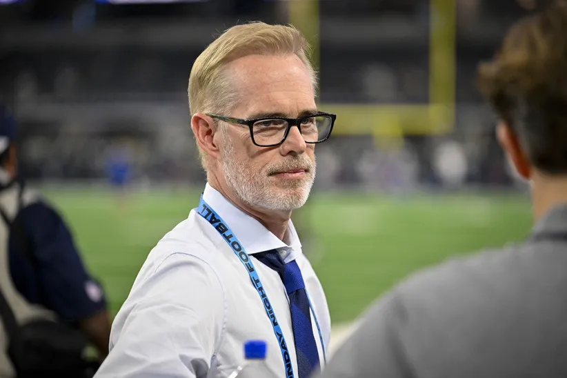 Joe Buck wins prestigious award.