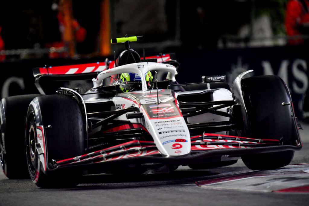 Haas F1, Hamilton backs Vasseur