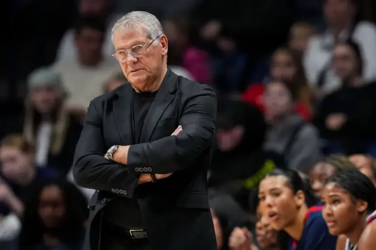 Geno Auriemma remains undefeated against USF.