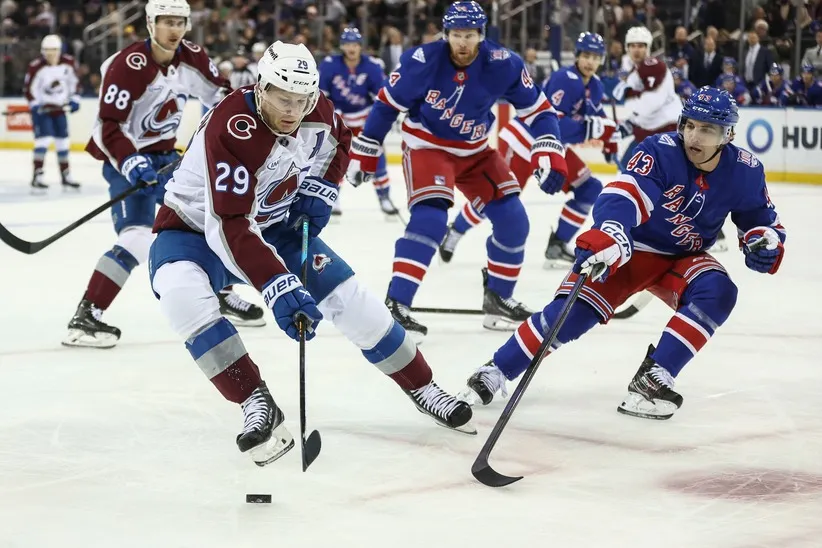 Colorado Avalanche visit New York Rangers.