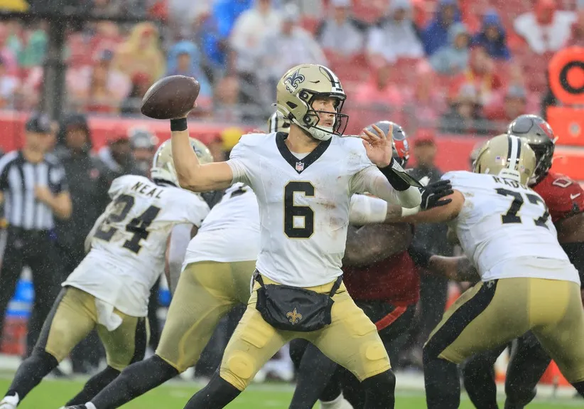 Saints knock off Buccaneers.