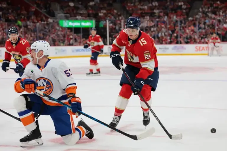 Florida Panthers defeat New York Islanders.