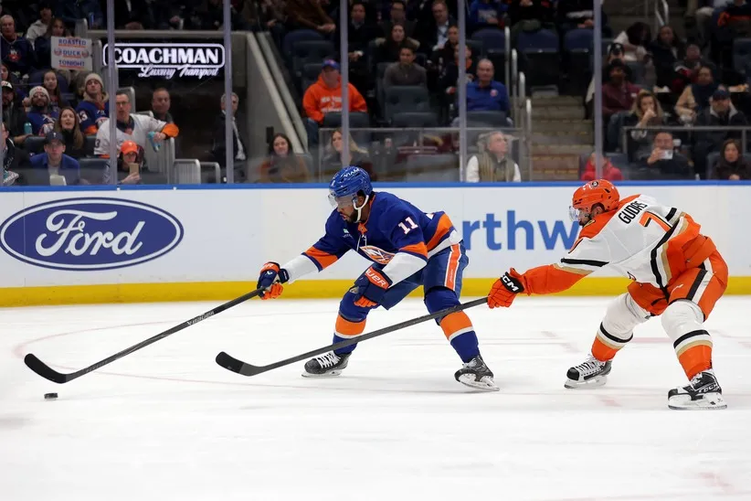 Islanders beat Ducks 5-2.