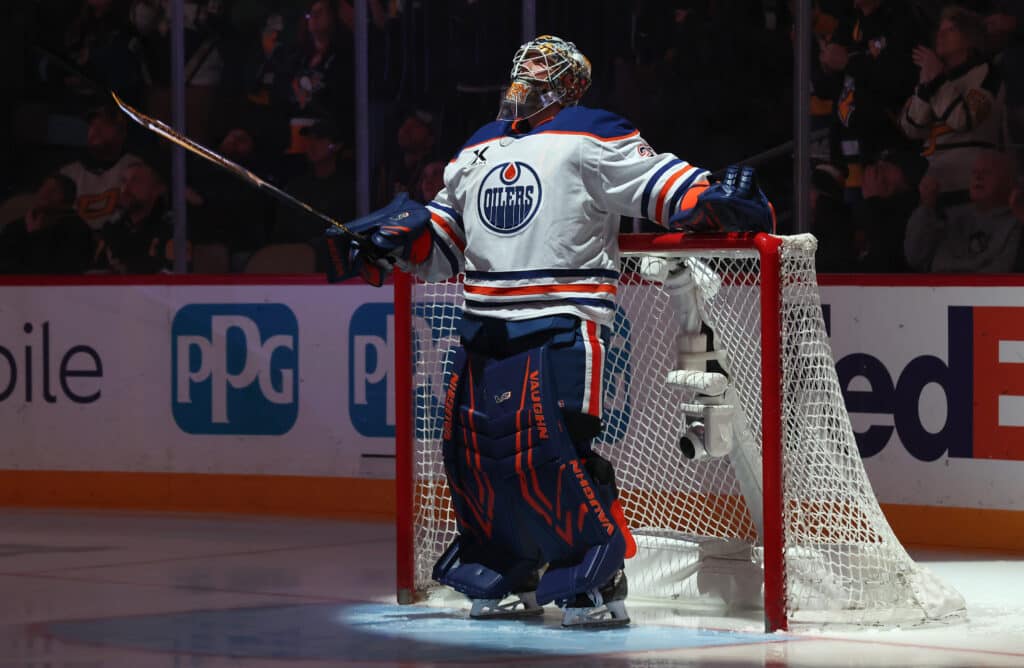 Oilers vs. Canucks: goaltender Tristan Jarry during an NHL game in Pittsburgh