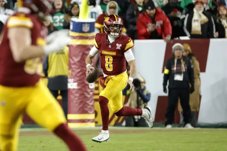 Marcus Mariota hurt.