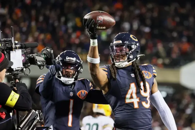 Chicago Bears beat Green Bay Packers.