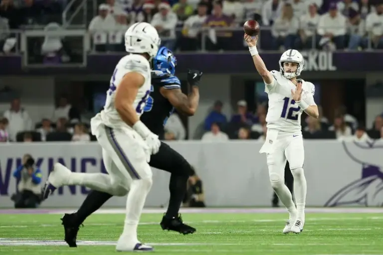 Vikings knock off Lions