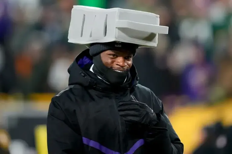 Lamar Jackson injury status.