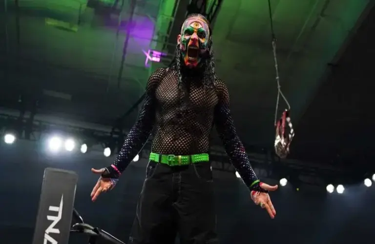 Jeff Hardy posing at TNA Show