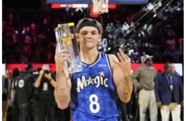 Mac McClung celebrates his three-peat performance in the 2025 Slam Dunk Contest