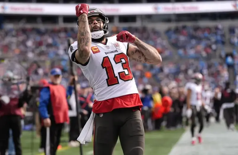 Tampa Bay Buccaneers wide receiver Mike Evans (13) reacts a touchdown during the first half against the Carolina Panthers at Bank of America Stadium.