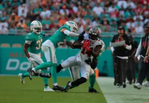 Chris Godwin Jr. playing in Week 18. Green Bay Packers Rasul Douglas