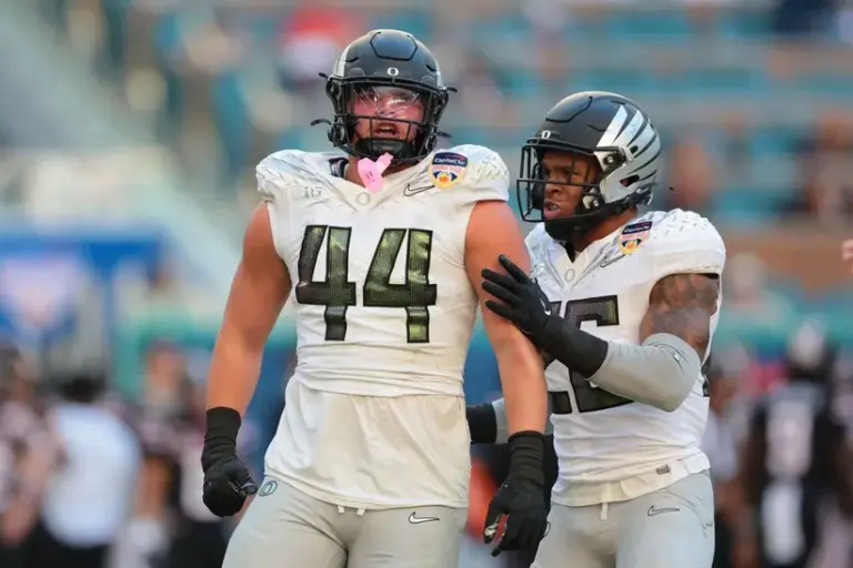 Oregon wins Orange Bowl.