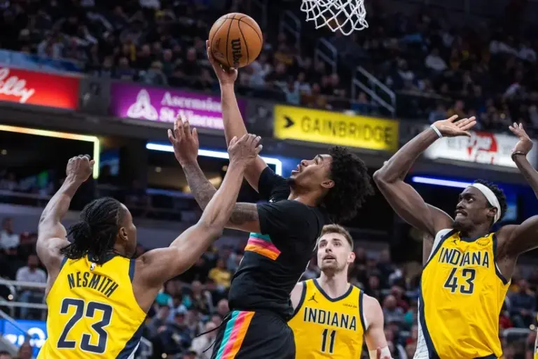 Pacers fall to Spurs.