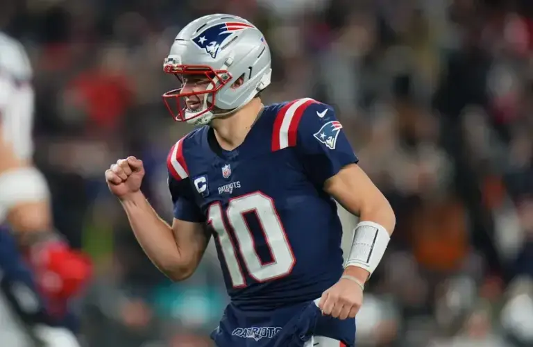 New England Patriots quarterback Drake Maye (10) reacts against the Miami Dolphins during the second half