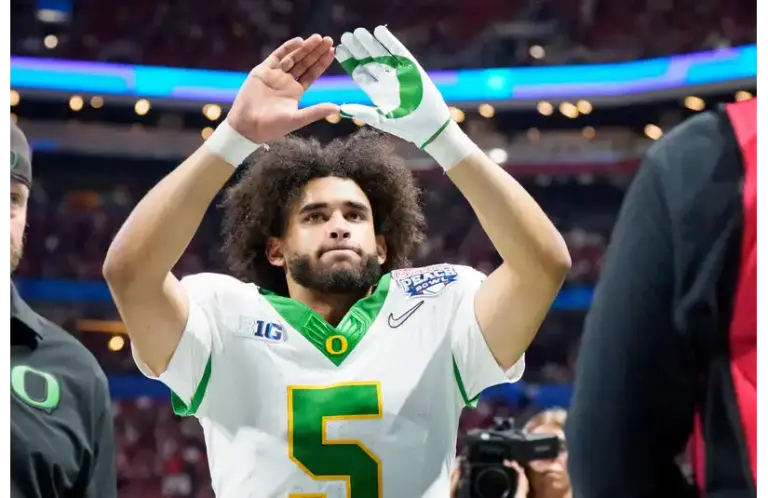 Dante Moore, Oregon quarterback