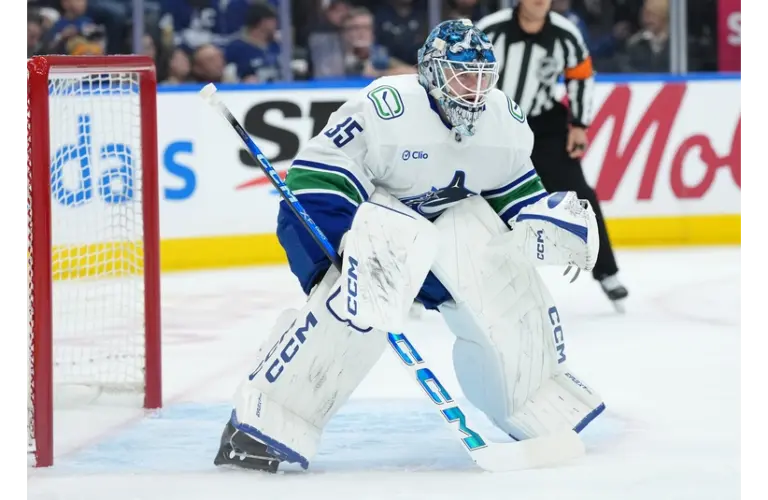 Vancouver Canucks goaltender Thatcher Demko (35) waits for the faceoff.