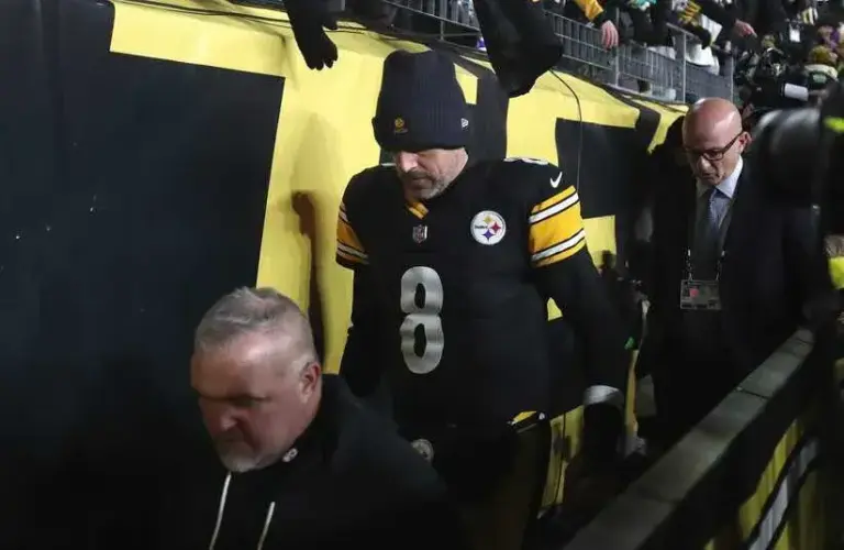 Aaron Rodgers walks in the tunnel in 30-6 Pittsburgh Steelers Loss in playoffs