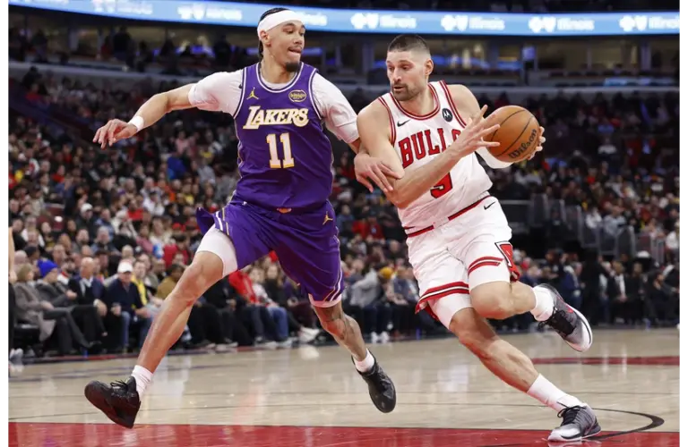 Chicago Bulls looking to swap Anfernee Simons and Nikola Vucevic.