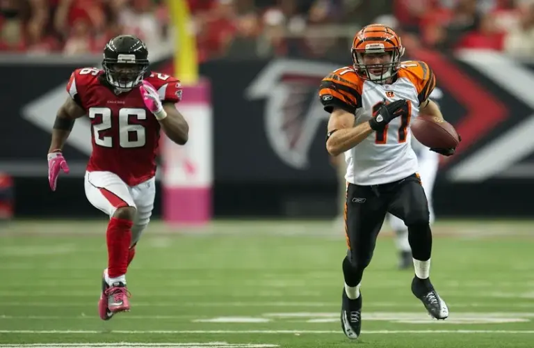 Cincinnati Bengals wide receiver Jordan Shipley (11) runs for a touchdown past Atlanta Falcons Safety Erik Coleman.