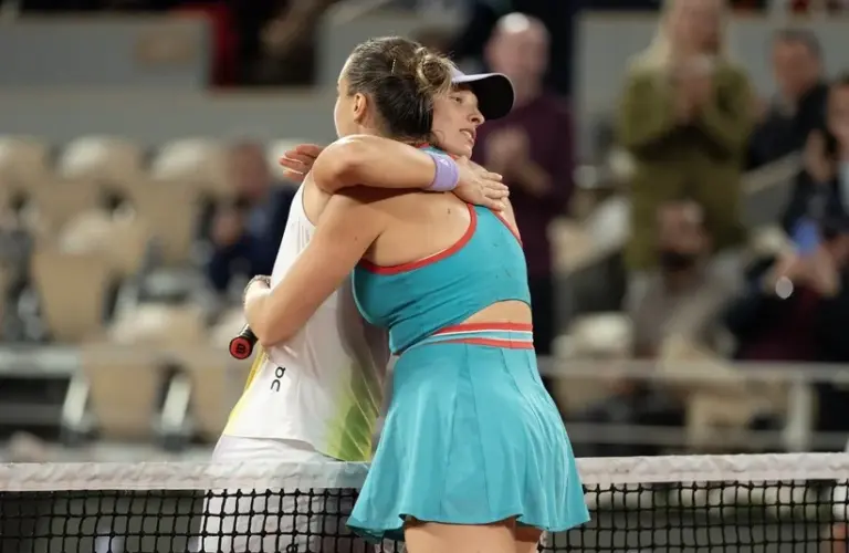 Dubai withdrawals in tennis