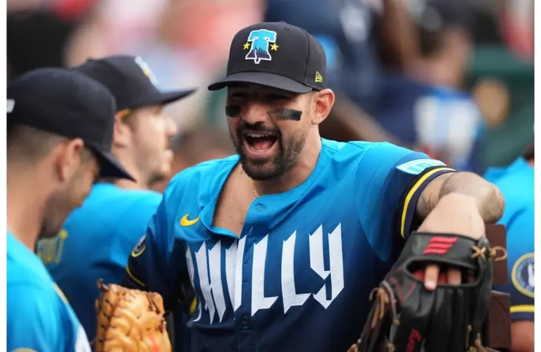 Padres sign Nick Castellanos to one year deal