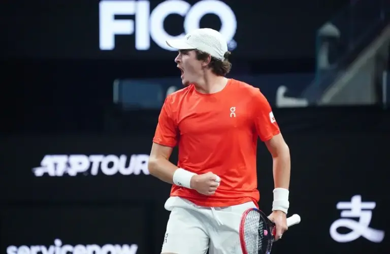 Fonseca being passionate after winning a point