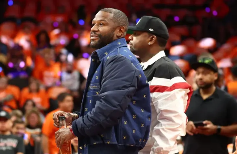 Floyd Mayweather attends the game between the Las Vegas Aces and the Phoenix Mercury