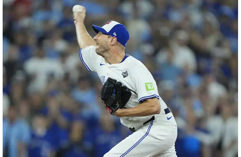 Max Scherzer pitching in the 2025 World Series