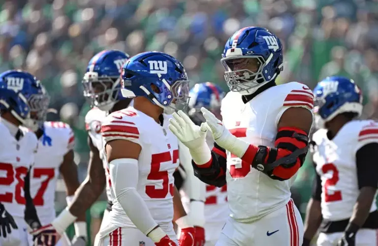 New York Giants linebacker Kayvon Thibodeaux (5) against the Philadelphia Eagles. Chicago Bears