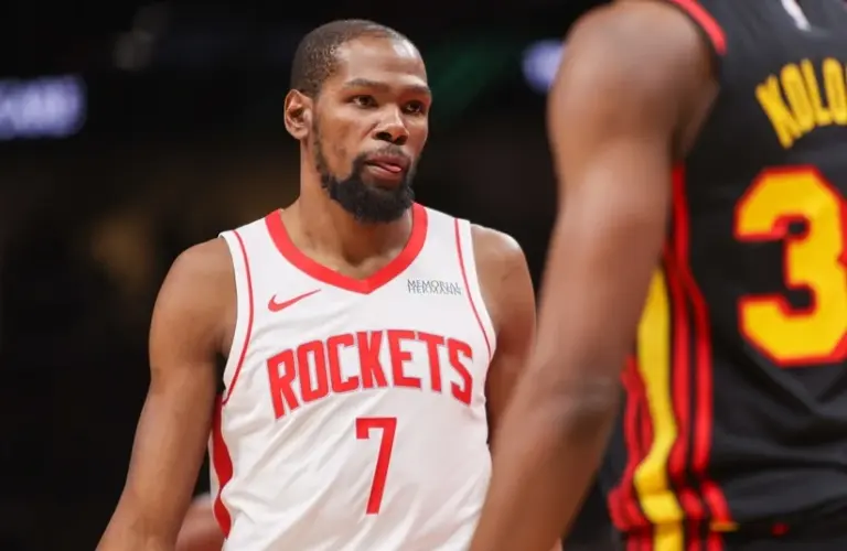 Durant aiming his target