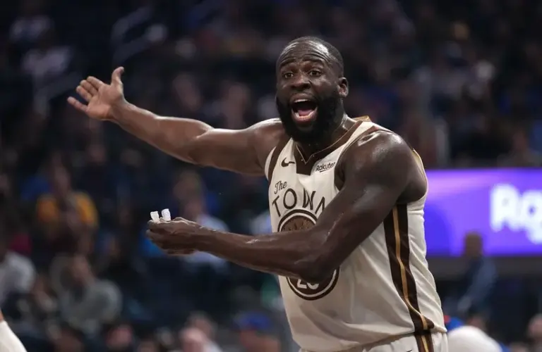 Golden State Warriors forward Draymond Green (23) reacts after the Warriors committed a turnover against the Detroit Pistons