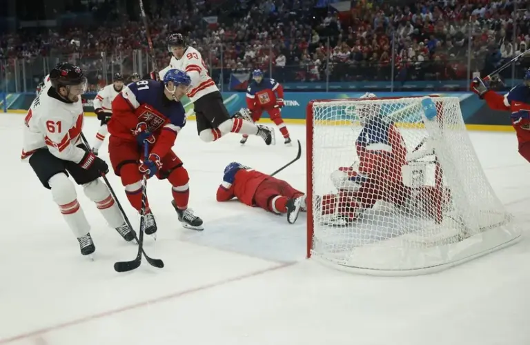 Team Canada forward Mark Stone (61) scores a goal