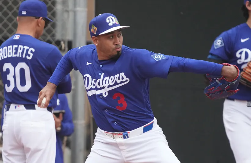 Los Angeles Dodgers pitcher Edwin Diaz throws in the bullpen during spring training camp.