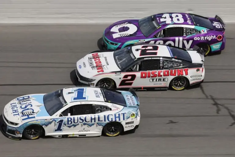Feb 15, 2026; Daytona Beach, Florida, USA; Driver Ross Chastain (1), Driver Austin Cindric (2), and Driver Alex Bowman (48) round the track during the 68th running of the Daytona 500 at Daytona International Speedway.