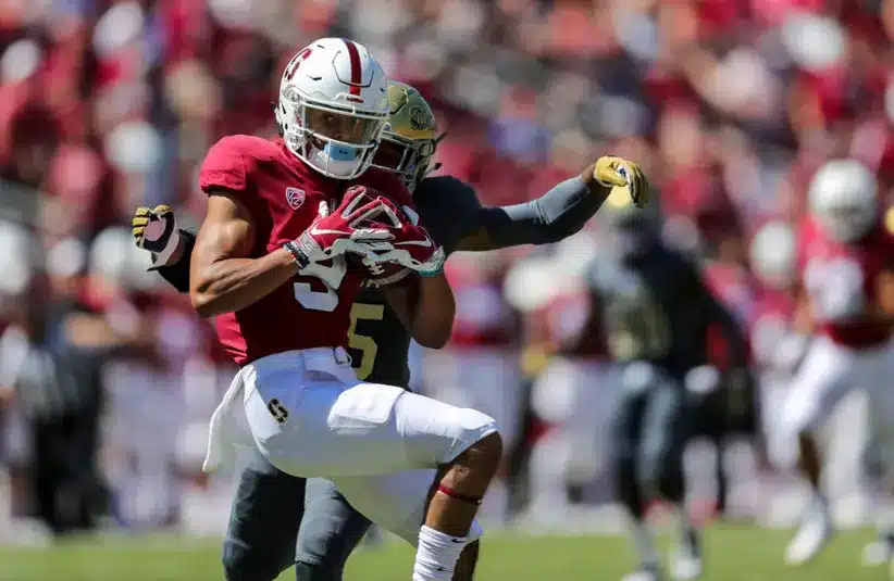 Osiris St. Brown makes a catch in a Stanford Game