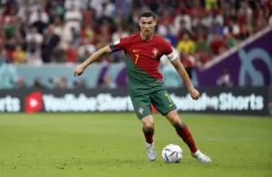 Ronaldo penetrating the wing