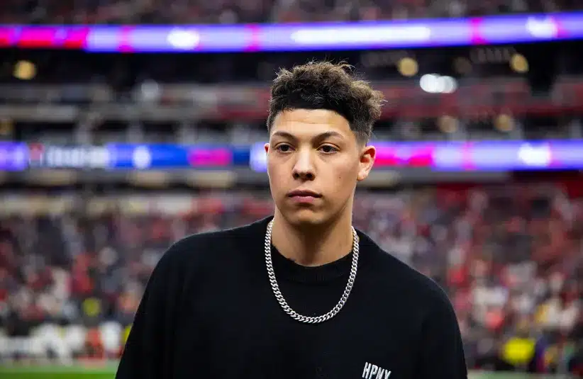 Jackson Mahomes on the sidelines prior to a Kansas City Chiefs game