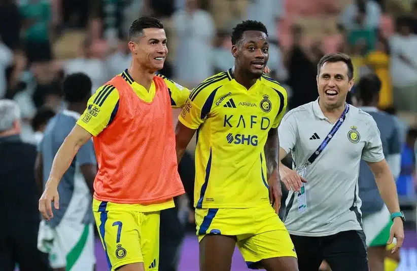 Cristiano Ronaldo alongside his teammates