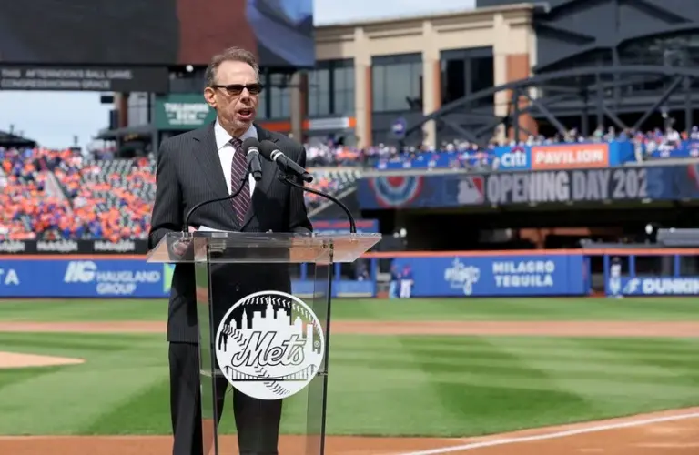 New York Mets radio broadcaster Howie Rose emcees the opening ceremonies