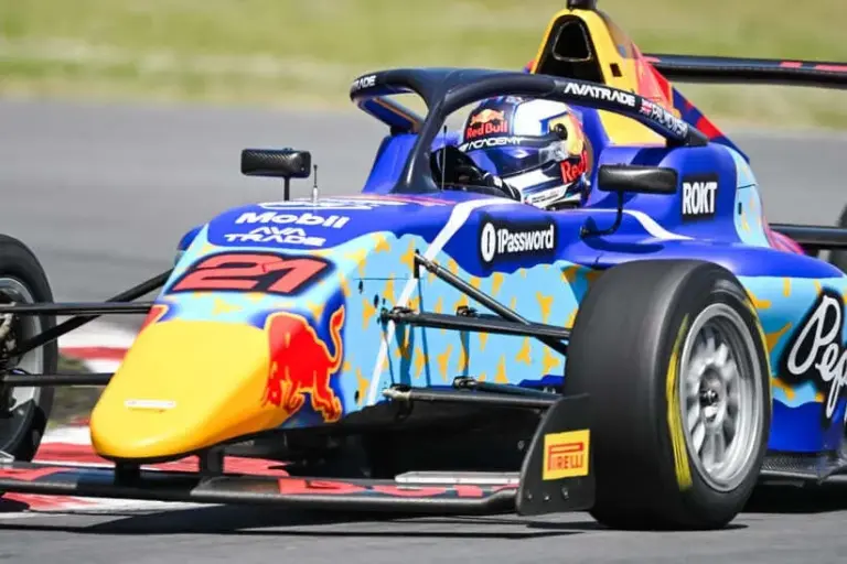 Jun 15, 2025; Montreal, Quebec, Canada; Campos Racing driver Alisha Palmowski (21) during the F1 Academy race 3 at Circuit Gilles-Villeneuve.