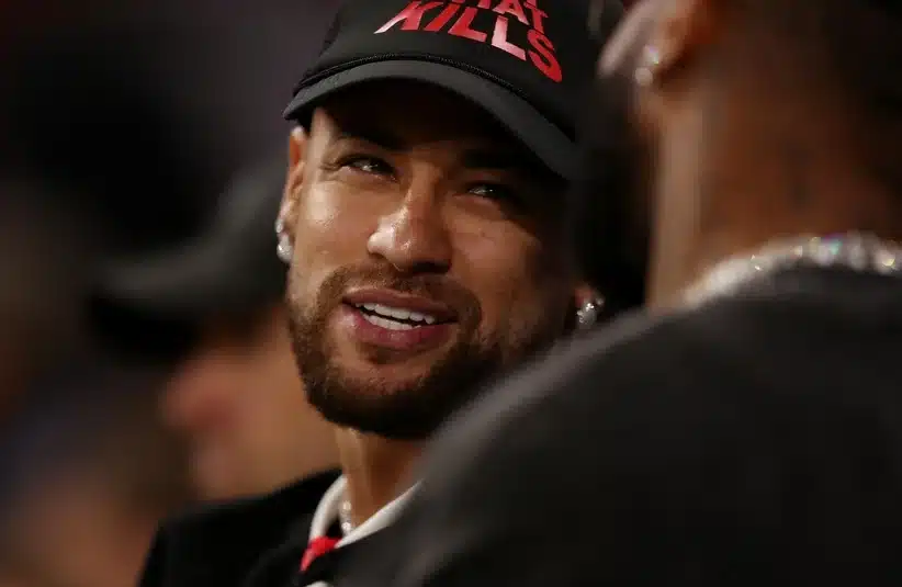 Neymar talking to his mate