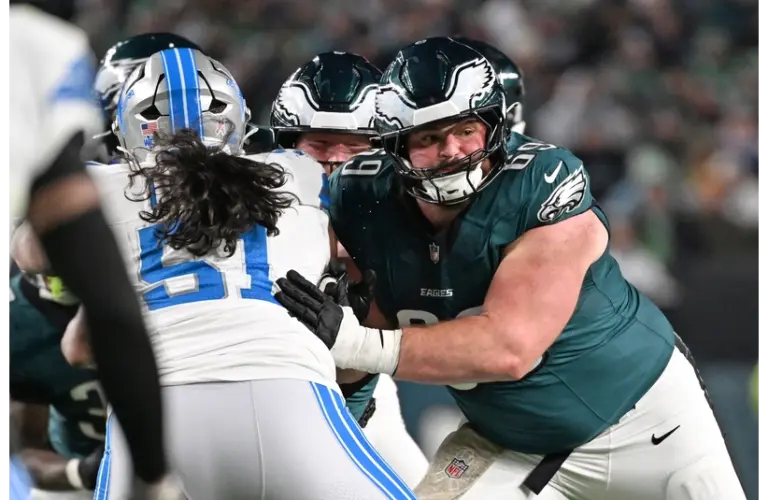 Landon Dickerson vs the Lions during the Matchup in November.