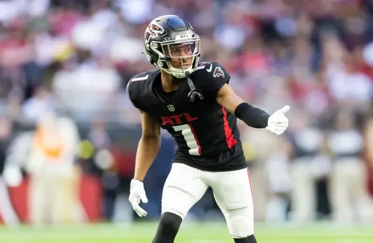 Atlanta Falcons wide receiver Darnell Mooney (1) against the Arizona Cardinals