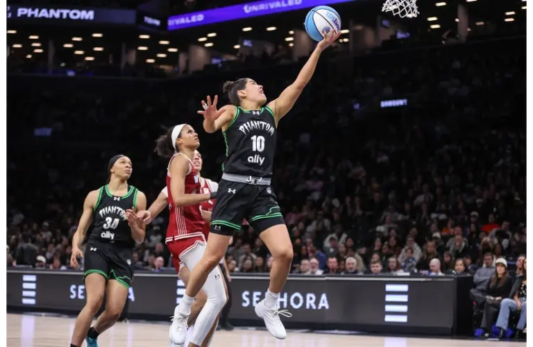 Kelsey Plum in the Unrivaled Semifinals