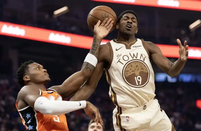 Nate Williams preparing to score.