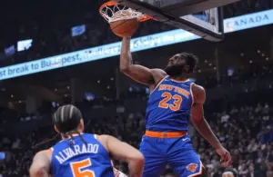 New York Knicks center Mitchell Robinson (23) shoots