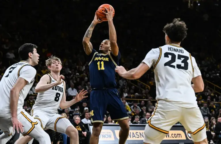 Michigan Wolverines guard Roddy Gayle Jr. (11) goes to the basket